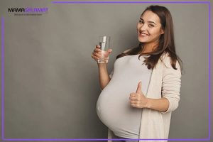 زیبایی در دوران بارداری نوشیدن آب مادر باردار