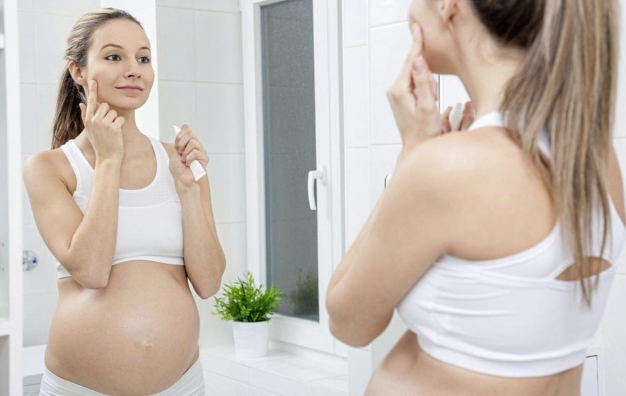 مواد آرایشی و بهداشتی در بارداری آرایش خانم حامله