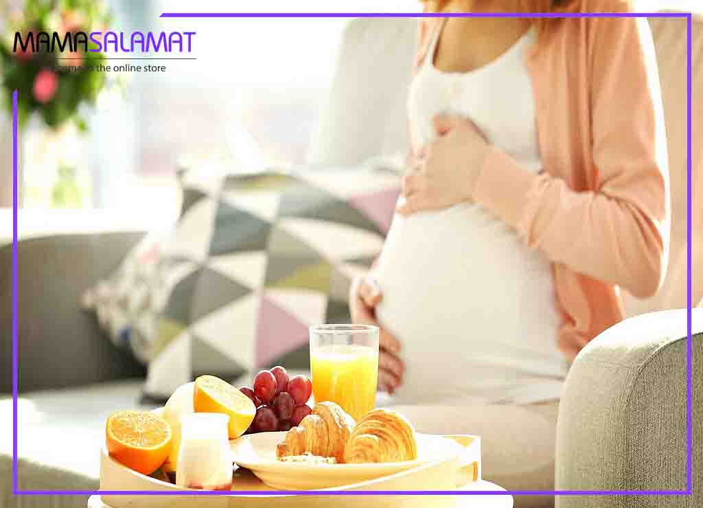 مشکلات سه ماهه اول بارداری مواد غذایی پر ویتامین و خانم حامله